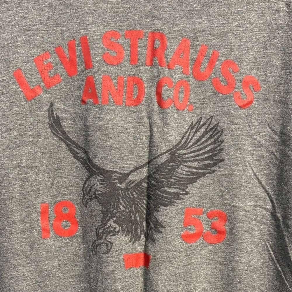 Levi's Charcoal Tee with Red Graphic